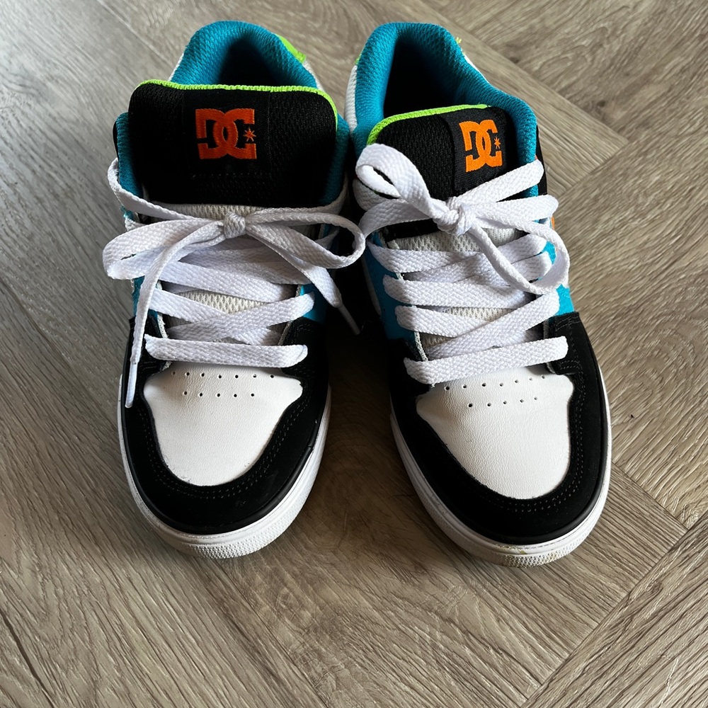 Boys DC sneakers
